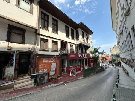 Heykelde Satılık 3 Katlı 300 M2 Tarihi Bina