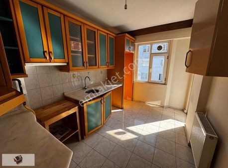 Umut Emlak'tan Bahçelievler De Satılık Asansörlü 3+1 Daire