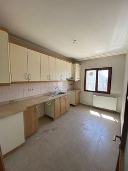 Krc'den Kısa Bloklarda Kiralık 3+1 Daire