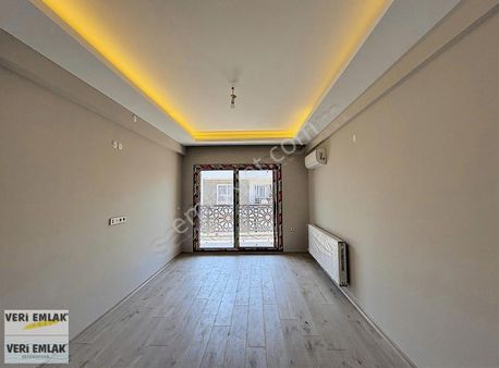 Veri'den Orman İşletme Şefliği Yakını 2+1 Ayrı Mutfak Daire!