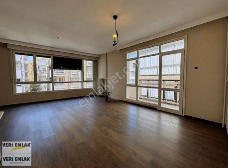 Alsancak Dutlu Sokakta 3.kat 2+1 100m2 Kiralık Fırsat Daire