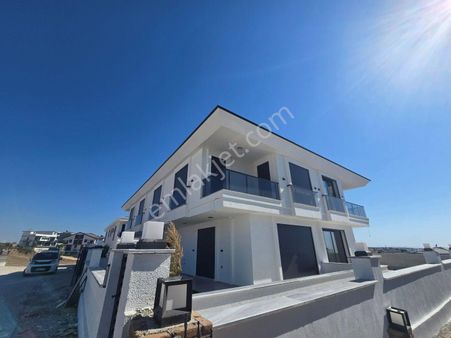 Didim Hisar’da Deniz Ve Doğa Manzaralı Satılık Lüks Villa