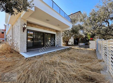 Avcı'dan Güre Yatay Mimari Deniz Manzaralı Müstakil 4+1 Villa