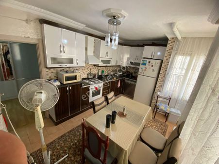 Turgutlu Satılıık Cumhuriyet Mah 3+1 Oda 125m2 2. Kat Doğalgazlı Balkonlu Daire