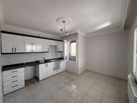 Bilge Emlaktan Beyazlarda Satlık 2+1 Daire