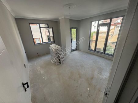 Sancaktepe İnönü Mahallesinde Ebeven Banyolu Asansörlü Sıfır Daire