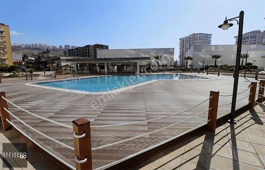 İzmir Marka 333 Sitesi Satılık 1+1 Daire