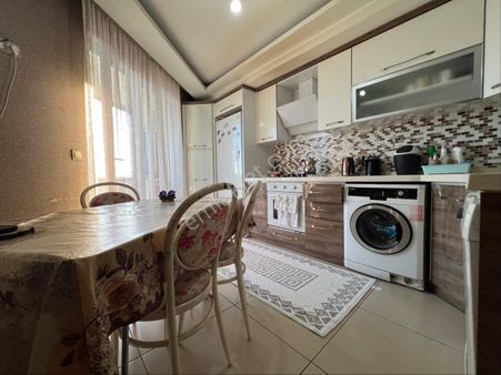 Akçay Oya Gayrimenkul'den Kadıköy'de Fırsat Ön Cephe 2+1 Ara Kat Daire