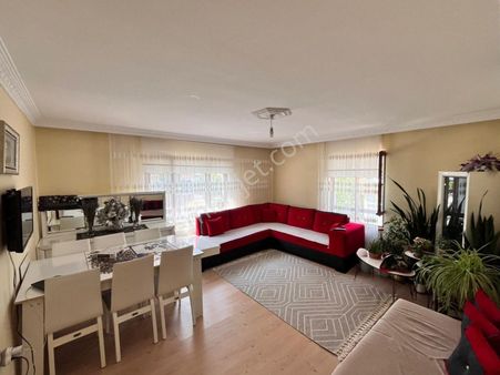 Beşikkaya'da Merkezi Konumda 3+1 Ara Katta Satılık Daire !!