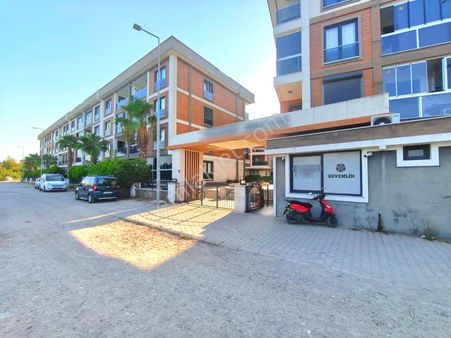 Vahdet'ten 2+1 Yüzme Havuzlu Kapalı Otoparklı Doğalgazlı Daire