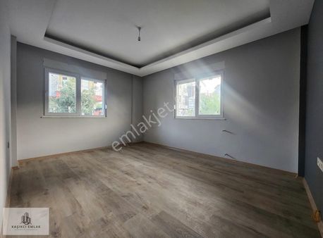 Varsak Karşıyaka'da 1.5+1 Sıfır Bina Yüksek Giriş Satılık Daire