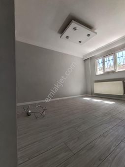 Araz Gayrimenkul 75 Yıl Mahallesinde Satılık Bodrum Daire