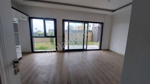 Nezih Bir Sitede 2+1 Satılık Bahçe Katı Daire