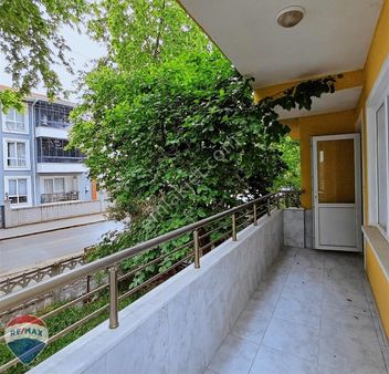 Remax Rıdvan Gedikten Tuzla Mahallesinde 100m2 3+1 Kiralık Daire