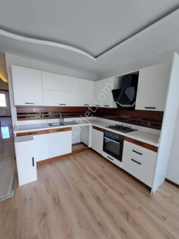 Gürselpaşa’da Havuzlu Ve Güvenlikli Sitede Lüks 2+1