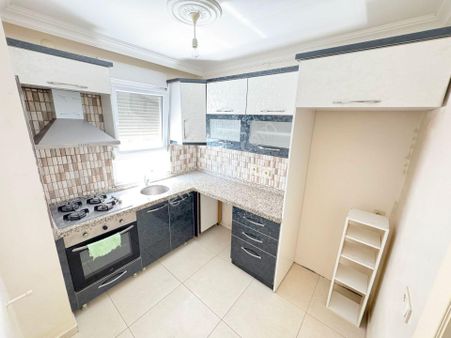 🟪🔷akçay'da Ayrı Mutfaklı Ön Cephe Geniş Çift Balkonlu Asansörlü 2+1 Daire