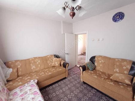 Recep Ümit'ten Zafer Mahallesinde Satılık Eşyalı 2+1 Bahçeli Yer Evi.