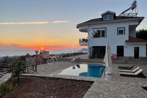 Alanya Kestel Yaylalı Mah.full Eşyalı Satılık 3+1 Müstakil Villa
