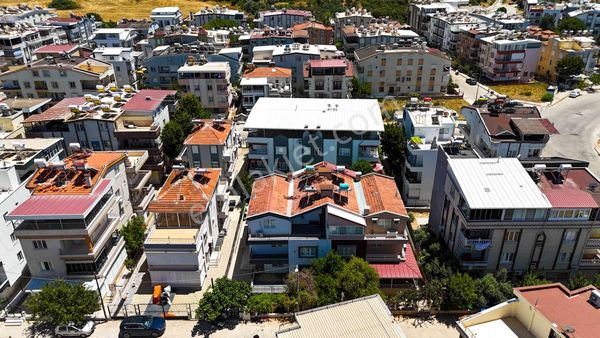 Altınkum Sahile 560 Metre Mesafede Satılık 4+1 Havuzlu Tripleks