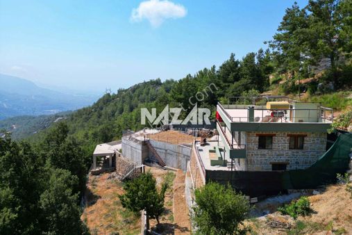 Alanya Asmaca 'da Doğa İle İç İçe Full Manzaralı 1.118 M2 Taş Ev Bahçesi