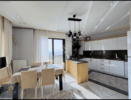 Menekşe Hill Panorama Sitesinde Göl Manzaralı 4+1 Dairemiz Satılıktır