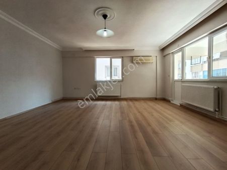 Altınkumda Doğalgazlı Kapalı Otoparklı Ebeveyn Banyolu İçi Yapılı 3+1