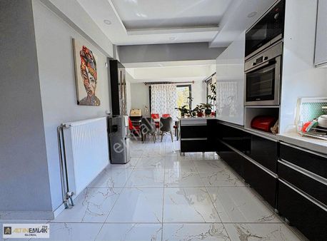 Egribucakta Site İçerisinde Satılık Villa