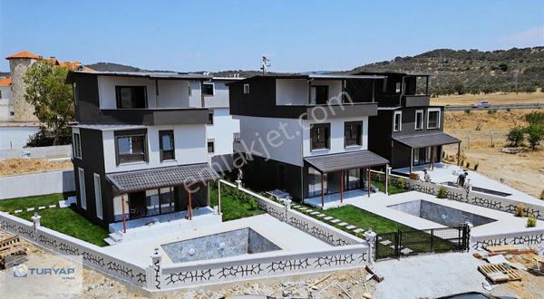 Şakran'da Lüks Özel Bahçeli Ve Havuzlu Fırsat Villa!