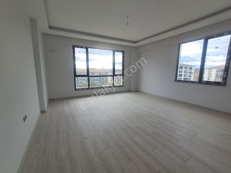 Ekşioğlu 'dan Tekirdağ Süleymanpaşa Atatürk Mah Güzel Konumda 3+1 Satılık Daire