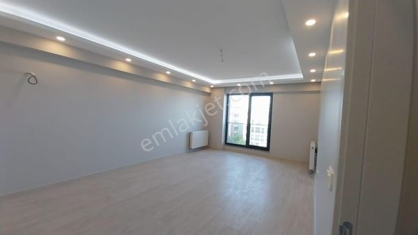 Ekşioğlu 'dan Tekirdağ Süleymanpaşa Atatürk Mahallesi Satılık Daire 2+1