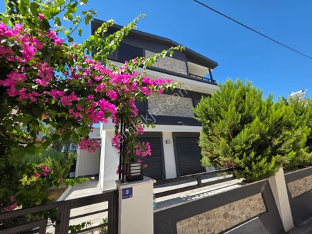 Denize Sadece 100 Metre – Sıfır Tam Müstakil Villa