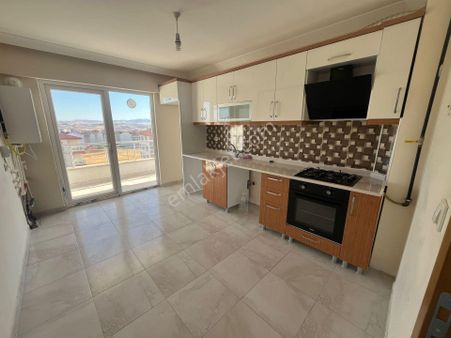 Yenişehirde Aile Apartmanında 100 M2 Kiralık Daire