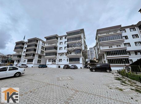Karadeniz Emlak'tan Site İçerisinde 3+1 Satılık Daire