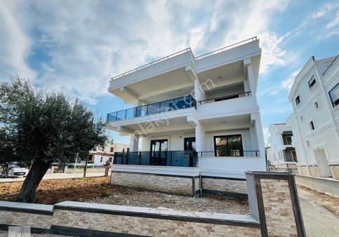 Altınoluk Denize 350 Metre Mesafe De 4 Daireli Müstakil Bina Da Son Kalan Yüksek Giriş 2+1 Daireler