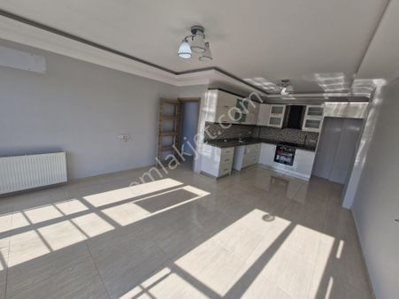 Ön Emlaktan Burhaniye Merkeze Yakın Satılık Kullanışlı 3+1 Daire