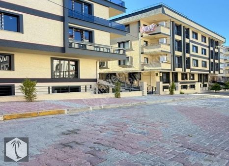 Beylikdüzü Safa Metrobüse Yakın Geniş Özel Tasarım Butik Site2+1