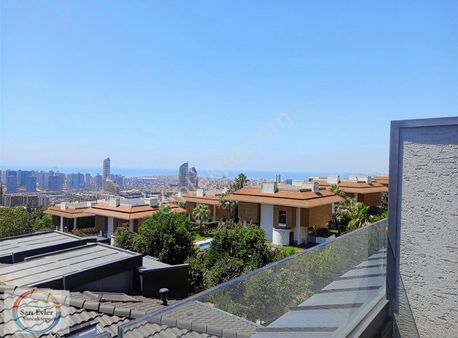 Üsküdar Çamlıca'da Deniz Manzaralı Satılık Çatı Dubleksi