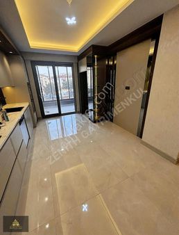 Ahmet Özcan Caddesi Yakını Sıfır 4+1 Daire