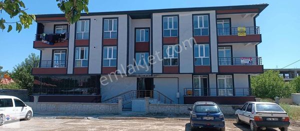 Remax Dem'den Halitpaşa'da Önü Açık Ara Kat 3+1 Kiralık Daire