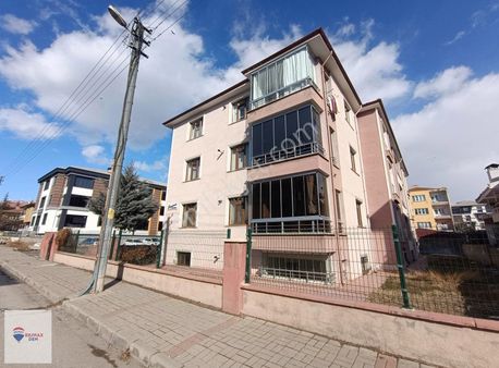 Remax Dem'den Yeni Mahallede Ana Cadde Arkası 3+1 Satılık Daire