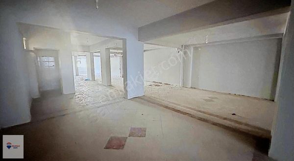 Remax Dem'den Erzincan Merkezde Üç Katlı Kiralık Mağaza/dükkan