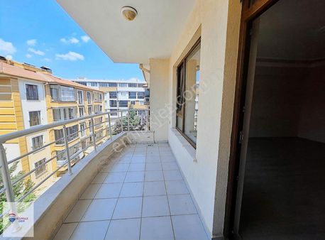 Remax Dem 'den Merkezi Konumda Satılık 3+1 Daire