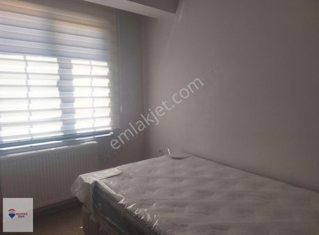 Remax Dem'den Halitpaşa Caddesinde Eşyalı Kiralık 1+1 Daire