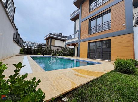 Reşadiye'de Site İçinde Müstakil Havuzlu 8+3 Sıfır Villalar