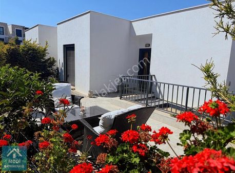 Bodrum Bağla Havuzlu Site Bahçeli Yeni Satılık Üst Kat Daire