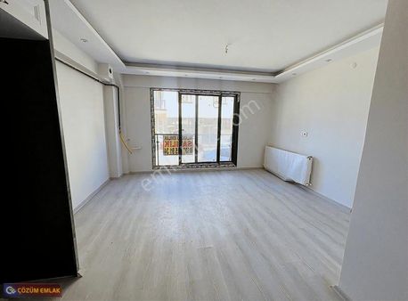 Çözüm Emlak'tan Sıfır 3+1 Çift Cephe Karanlık Odasız Daire