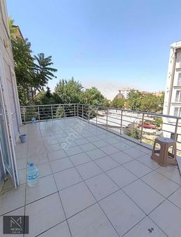 Teraslı Geniş 2+1 Apart