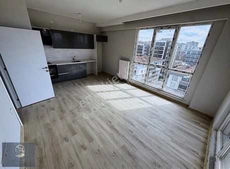 Hürriyet Mh. Gümüş Towers'ta Arakat 1+1 Satılık
