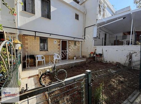 Yenifoça Burunucun'da Site İçinde Satılık Dubleks