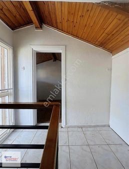 Yeni Foça Müstakil Maliyeciler Sitesinde Satılık Yazlık Villa